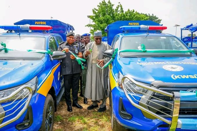 AbdulRazaq Donates 25 Hilux Vehicles To Kwara Police