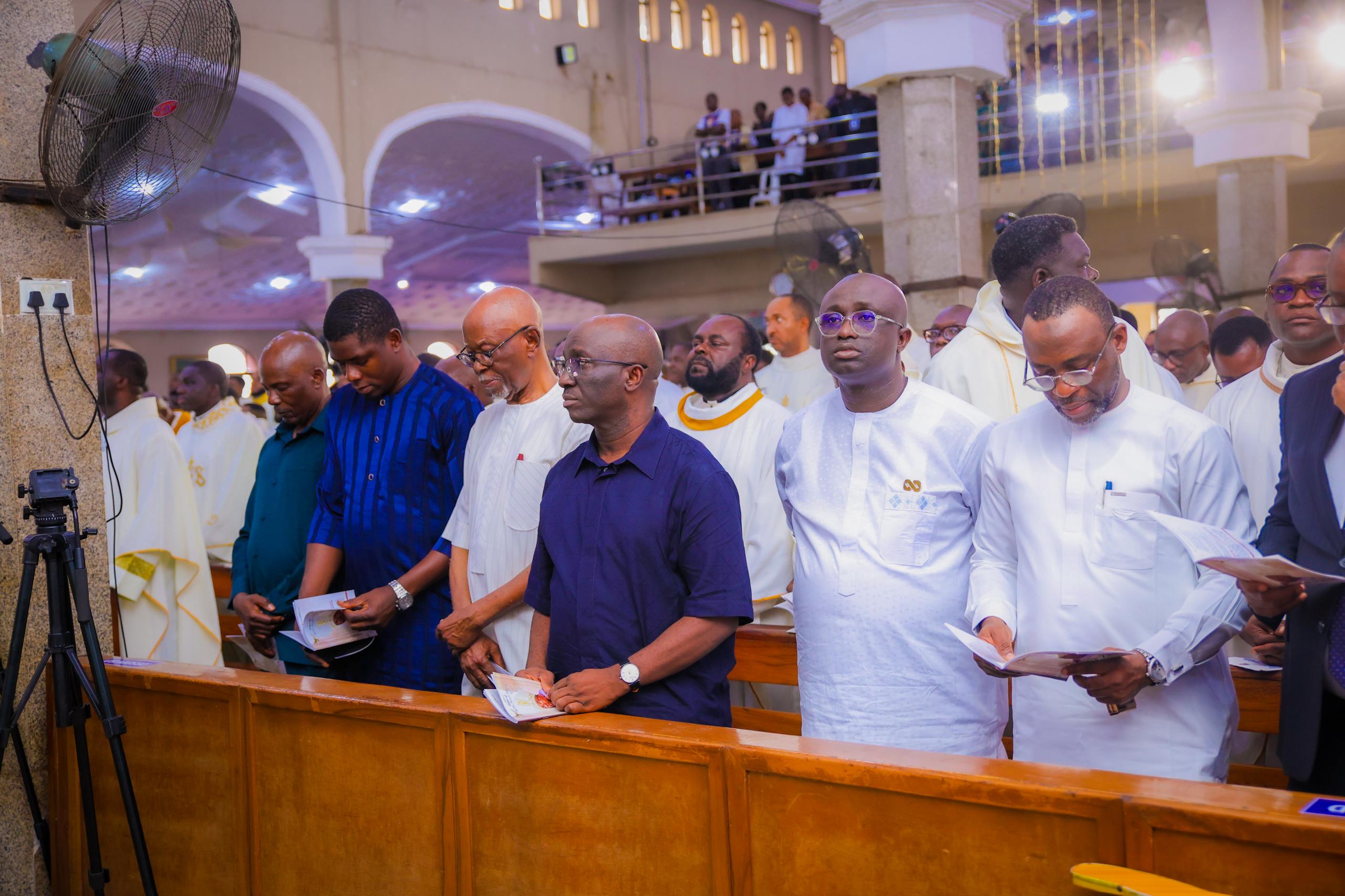 Edo ALGON Boss Sunny Ekpeson Joins Gov. Okpebholo, Dignitaries To Receive Remains Of Late Archbishop Akubeze In Benin [SEE PHOTOS]