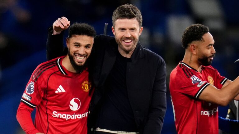 Carragher Doubts Carrick Can Lead Man United To Premier League, Champions League Glory