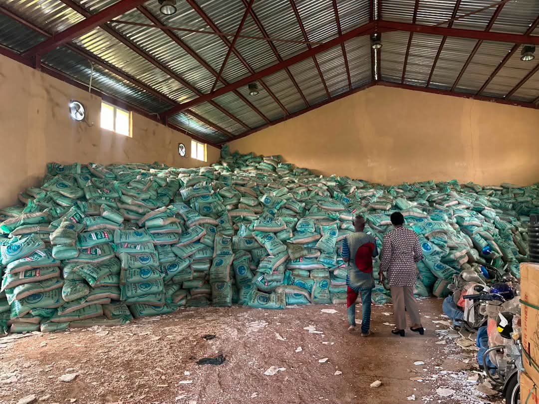 Edo State Govt Begins Fertilizer Distribution To Over 14,000 Farmers